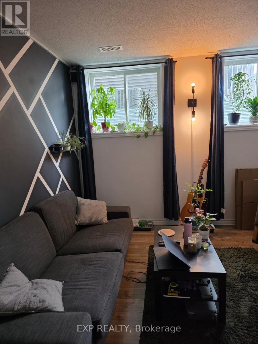 B - 159 Minikan Street, Ottawa, Ontario  K1X 0E5 - Photo 5 - X12933602