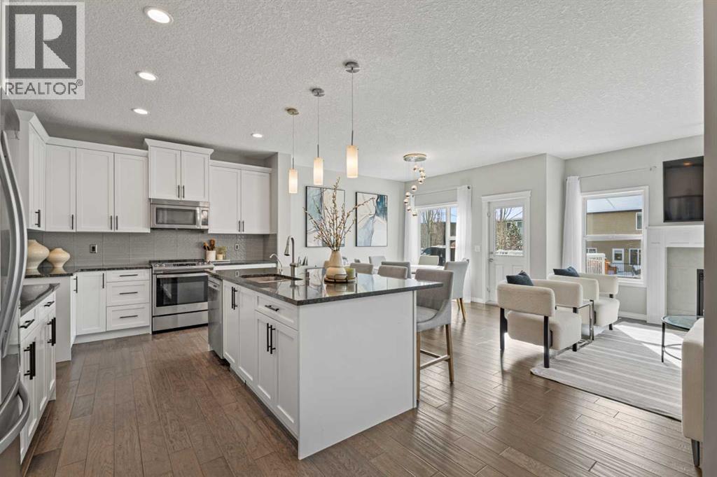 11 Mount Rae Heights, Okotoks, Alberta  T1S 0M6 - Photo 2 - A2293971