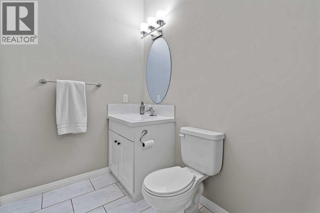 11 Mount Rae Heights, Okotoks, Alberta  T1S 0M6 - Photo 45 - A2293971