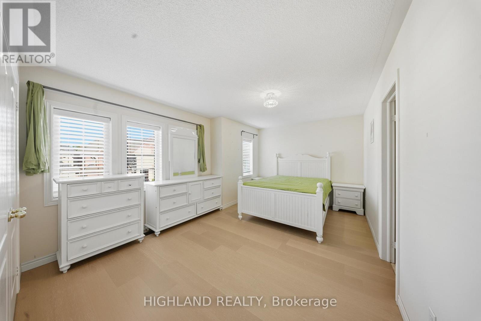 426 Hidden Trail, Oakville, Ontario  L6M 0N4 - Photo 24 - W12933608