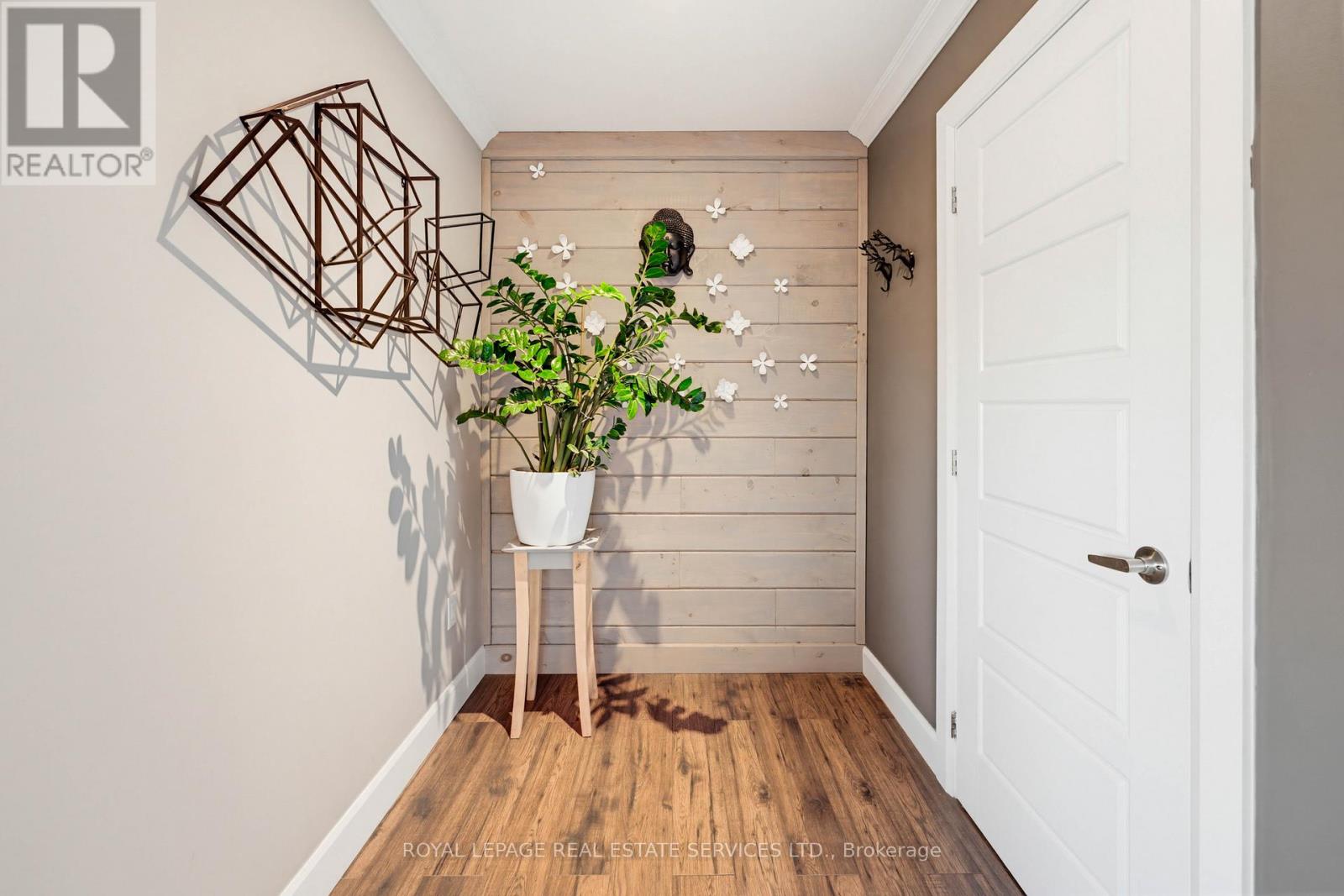 18 Cherry Street, Halton Hills, Ontario  L7G 3J8 - Photo 17 - W12933612