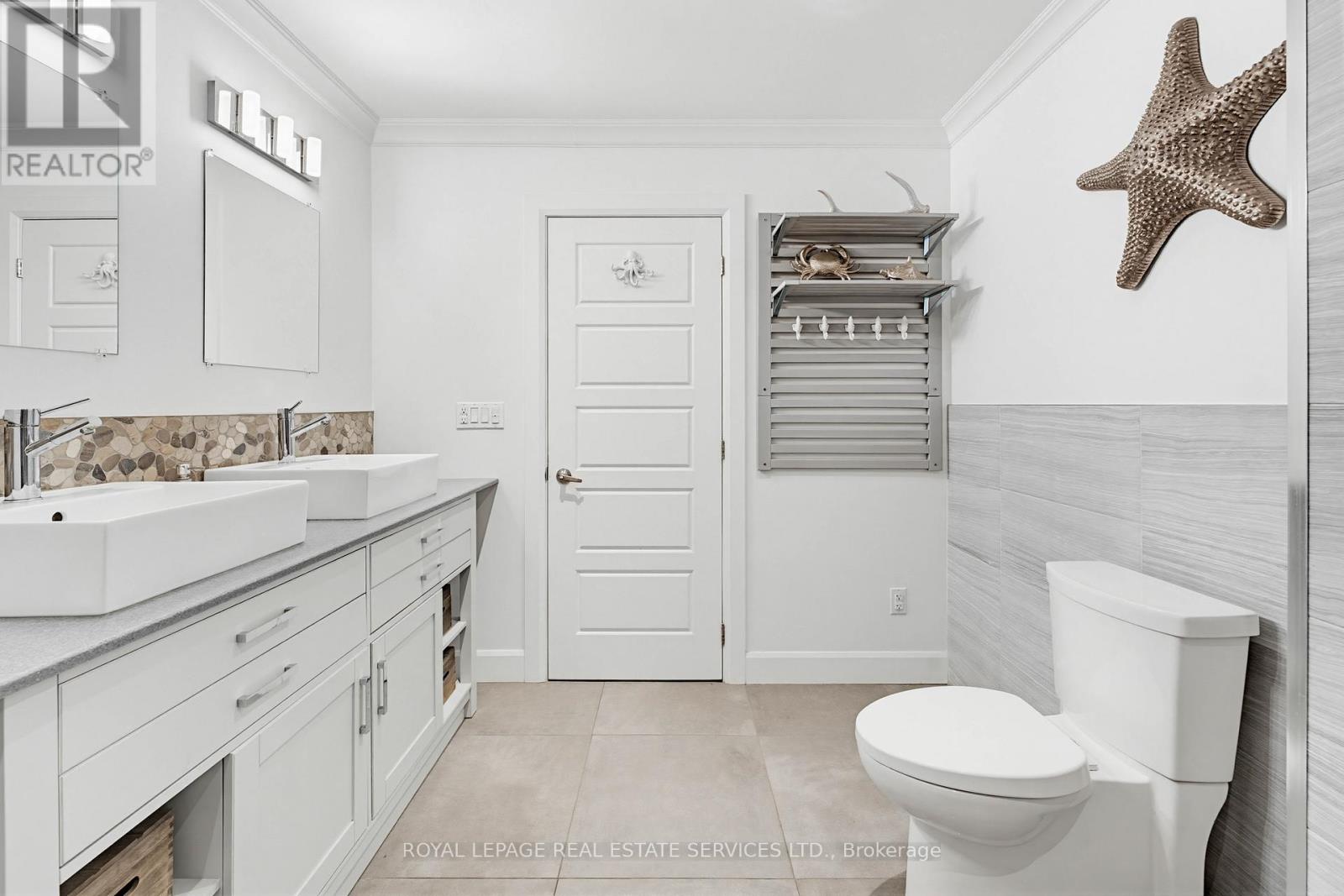 18 Cherry Street, Halton Hills, Ontario  L7G 3J8 - Photo 24 - W12933612