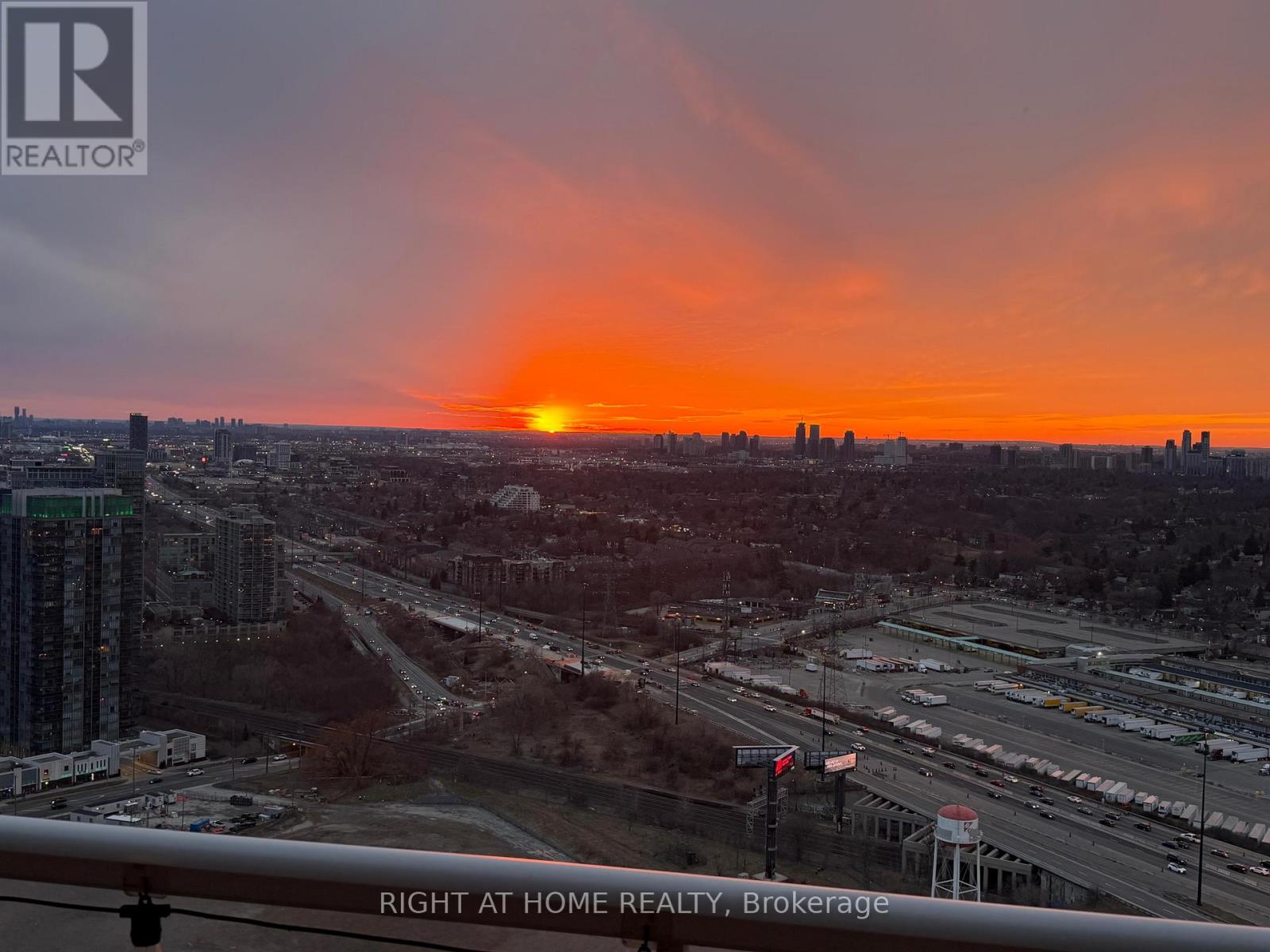 4006 - 56 Annie Craig Drive, Toronto, Ontario  M8V 0C8 - Photo 13 - W12913114