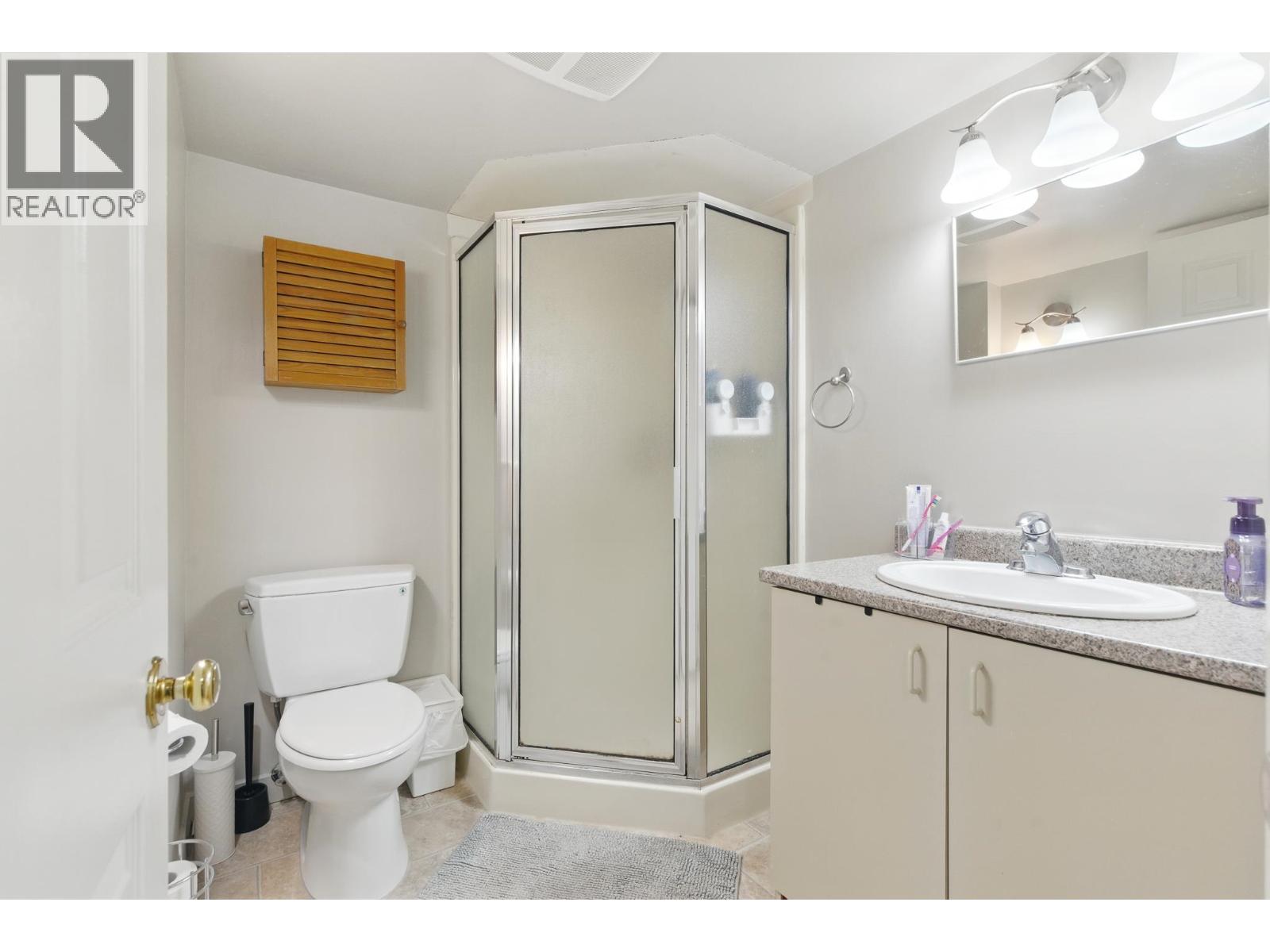 Listing Picture 38 of 39 : 3506 W 42ND AVENUE, Vancouver / 溫哥華 - 魯藝地產 Yvonne Lu Group - MLS Medallion Club Member