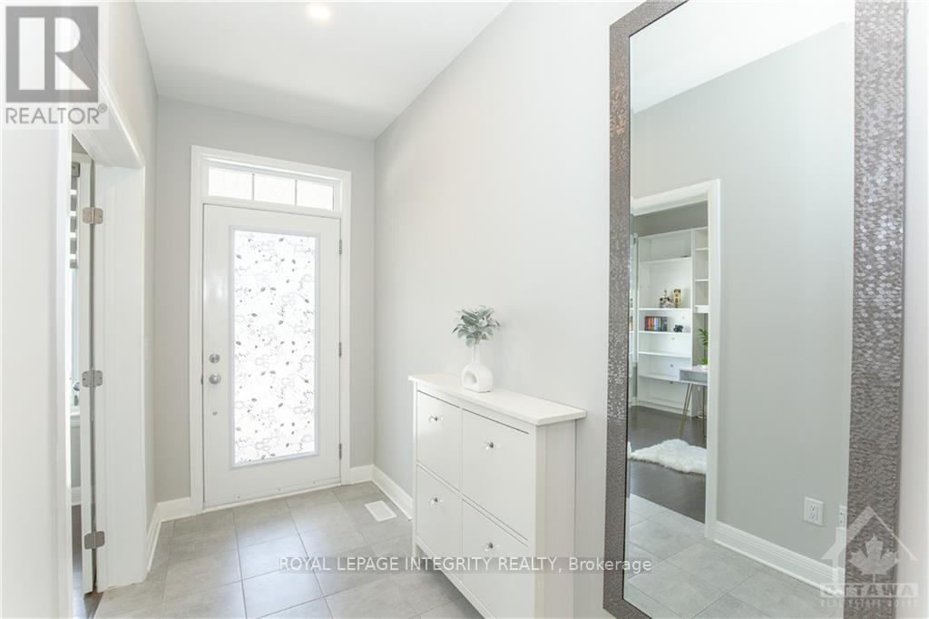 396 Huntsville Drive, Ottawa, Ontario  K2T 0H6 - Photo 2 - X12933630