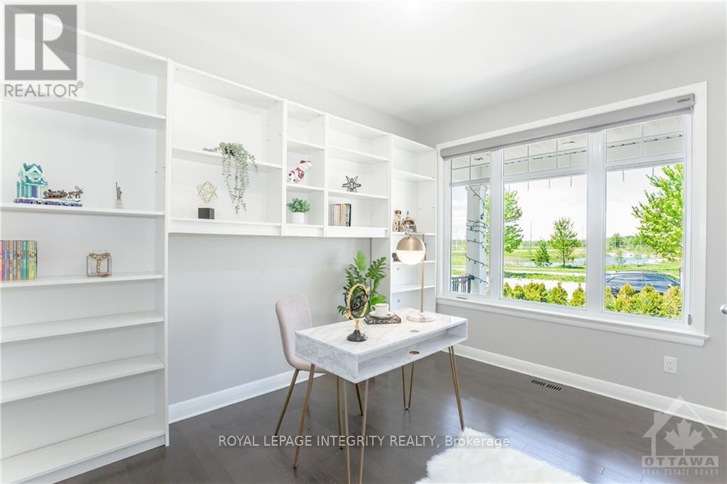 396 Huntsville Drive, Ottawa, Ontario  K2T 0H6 - Photo 4 - X12933630