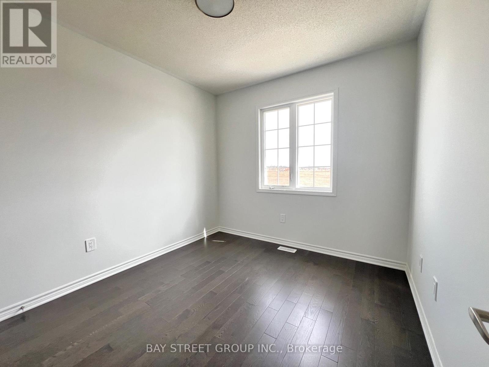 127 Leslie Richard Street, Markham, Ontario  L6C 3S9 - Photo 12 - N12933634