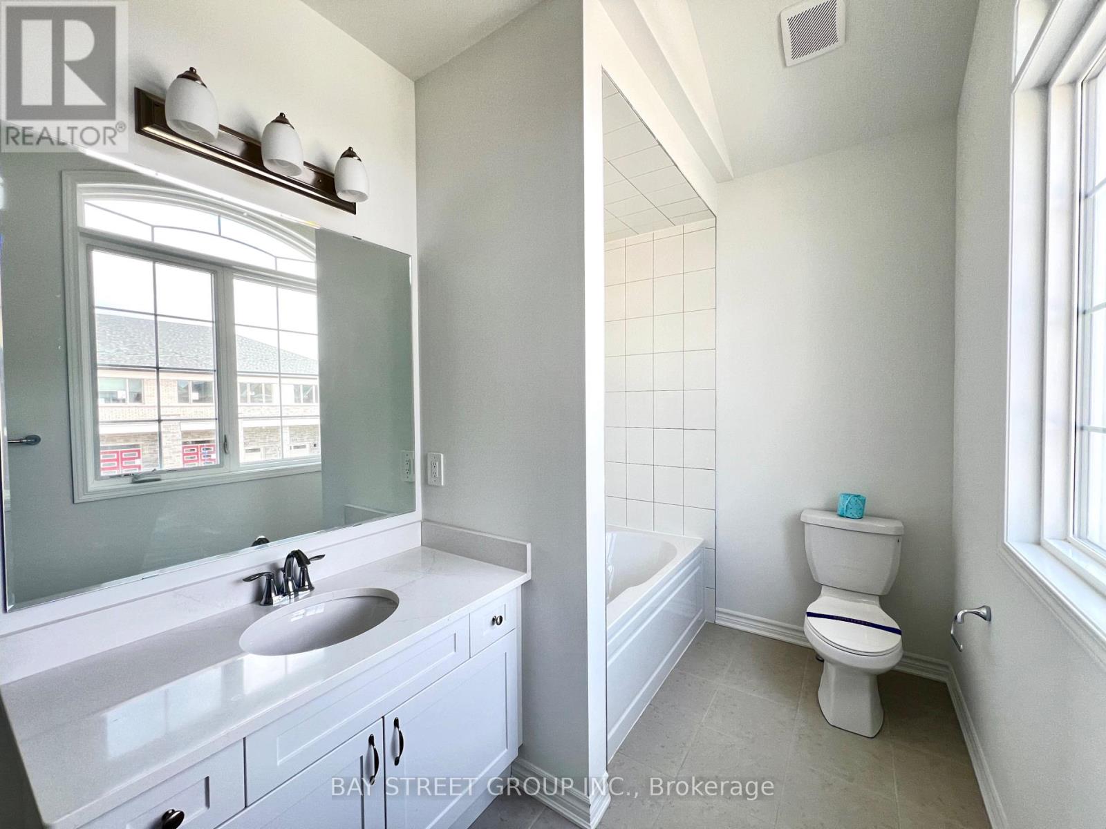 127 Leslie Richard Street, Markham, Ontario  L6C 3S9 - Photo 19 - N12933634