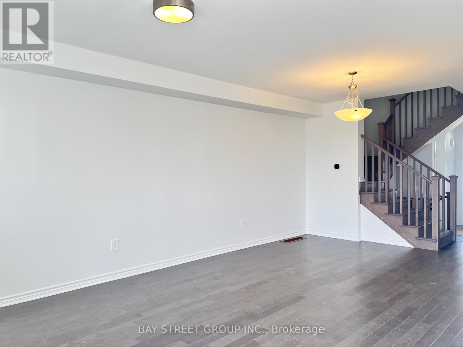 127 Leslie Richard Street, Markham, Ontario  L6C 3S9 - Photo 6 - N12933634