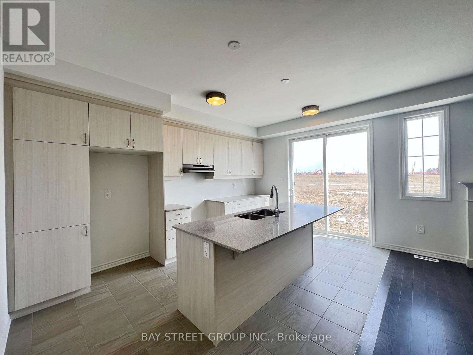 127 Leslie Richard Street, Markham, Ontario  L6C 3S9 - Photo 8 - N12933634