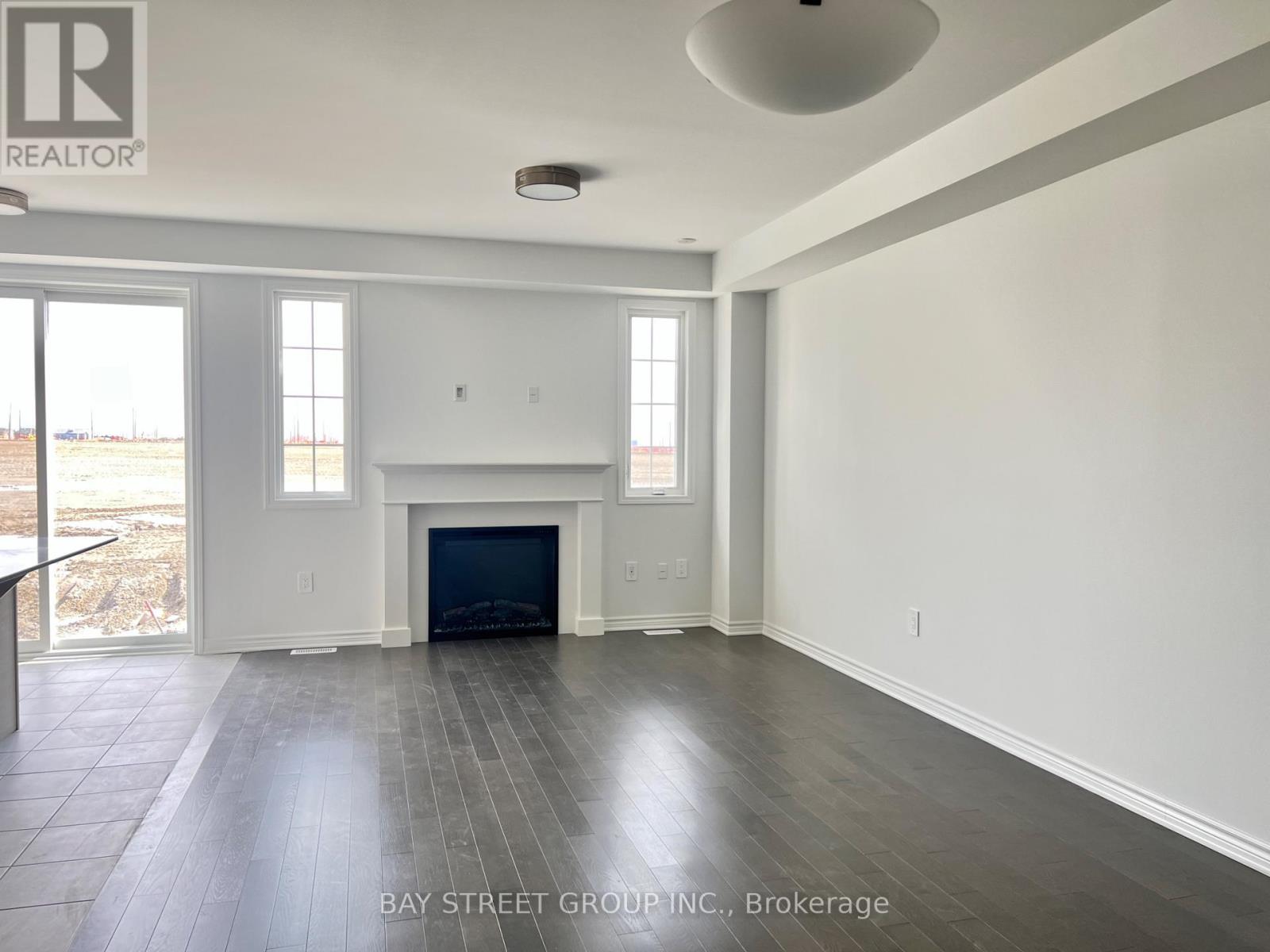 127 Leslie Richard Street, Markham, Ontario  L6C 3S9 - Photo 9 - N12933634