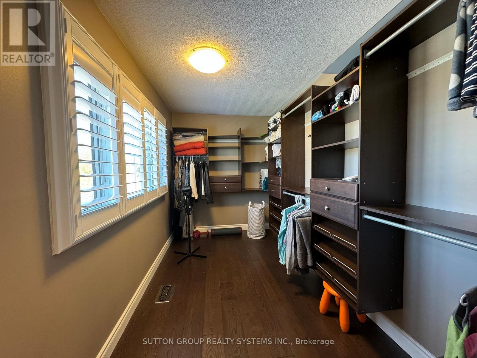 Upper - 1232 Bonnybank Court, Oakville, Ontario  L6M 1V7 - Photo 17 - W12933644