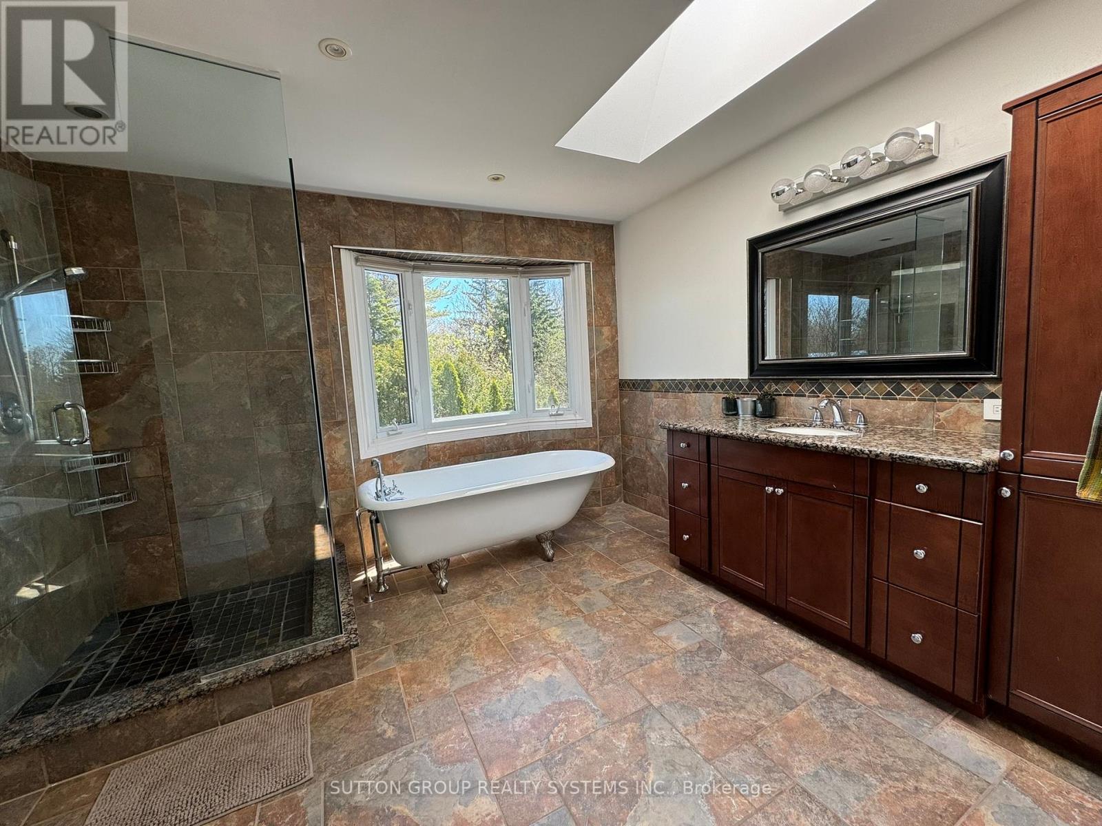 Upper - 1232 Bonnybank Court, Oakville, Ontario  L6M 1V7 - Photo 20 - W12933644