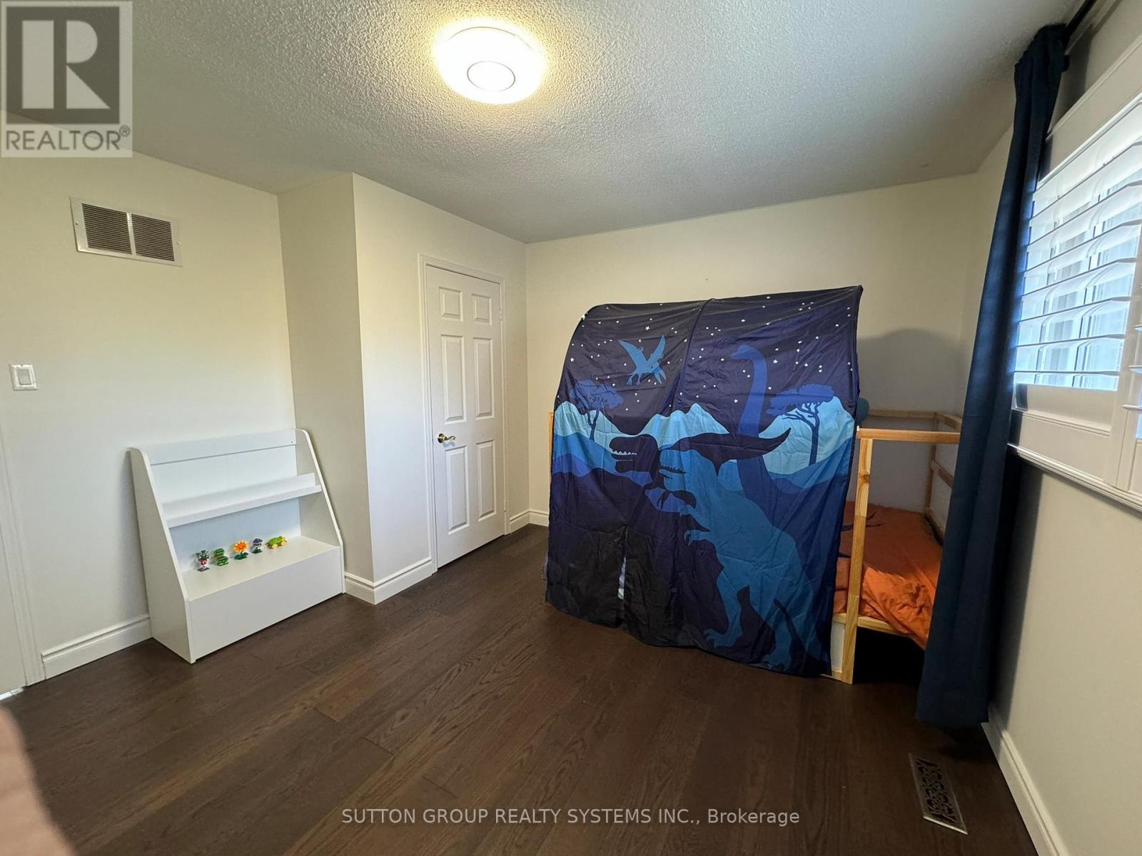 Upper - 1232 Bonnybank Court, Oakville, Ontario  L6M 1V7 - Photo 22 - W12933644