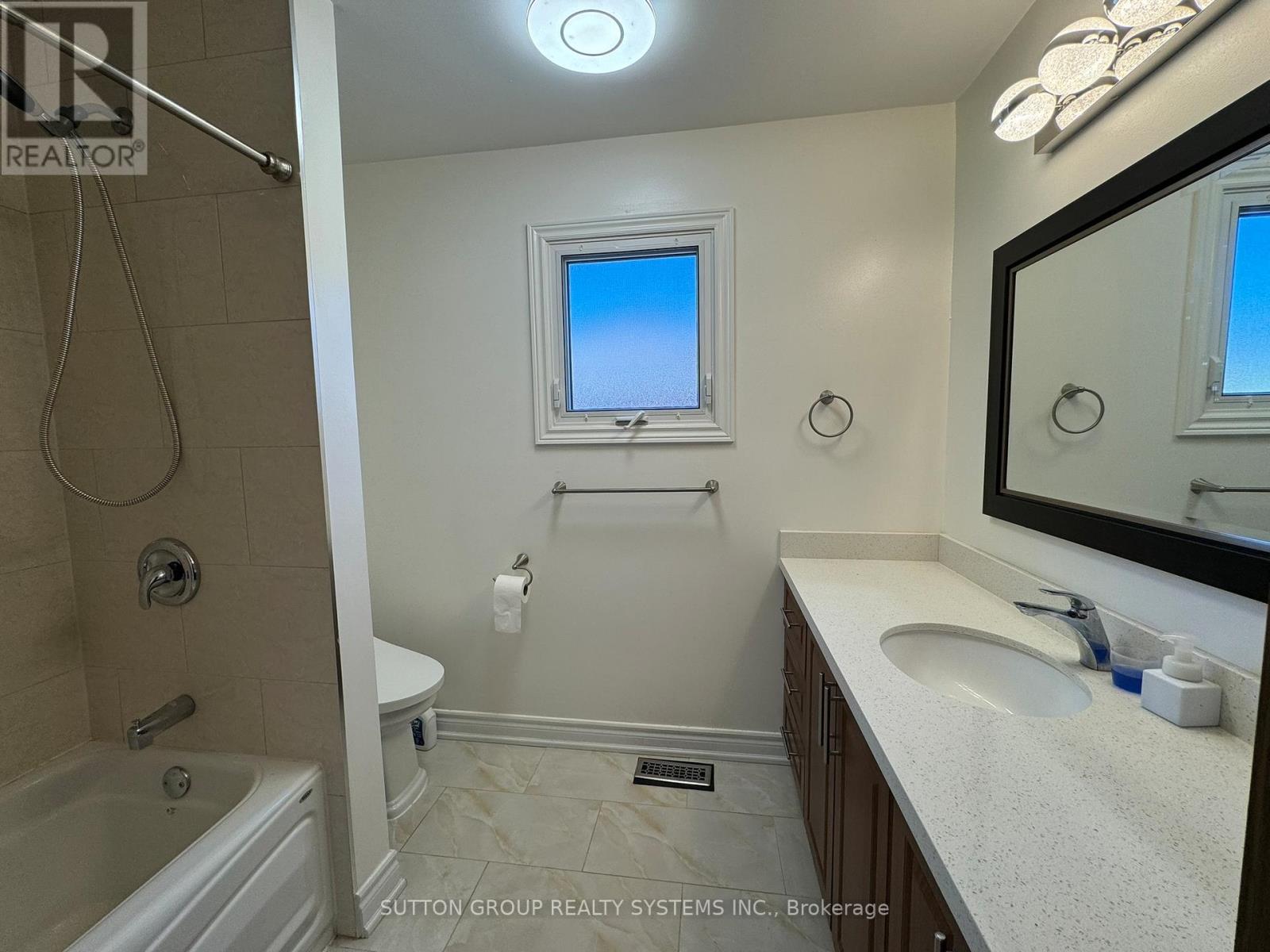 Upper - 1232 Bonnybank Court, Oakville, Ontario  L6M 1V7 - Photo 29 - W12933644