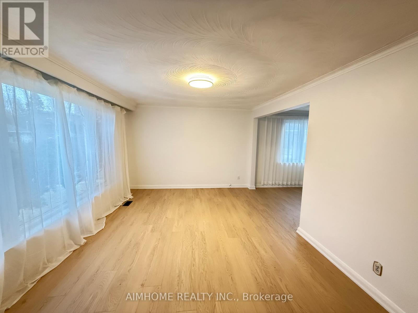 2 Khartoum Avenue, Toronto (Eglinton East), Ontario  M1K 3X9 - Photo 3 - E12933650