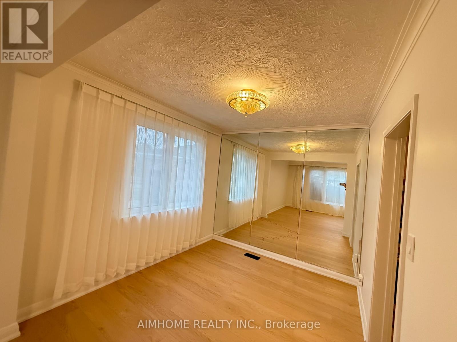2 Khartoum Avenue, Toronto (Eglinton East), Ontario  M1K 3X9 - Photo 4 - E12933650