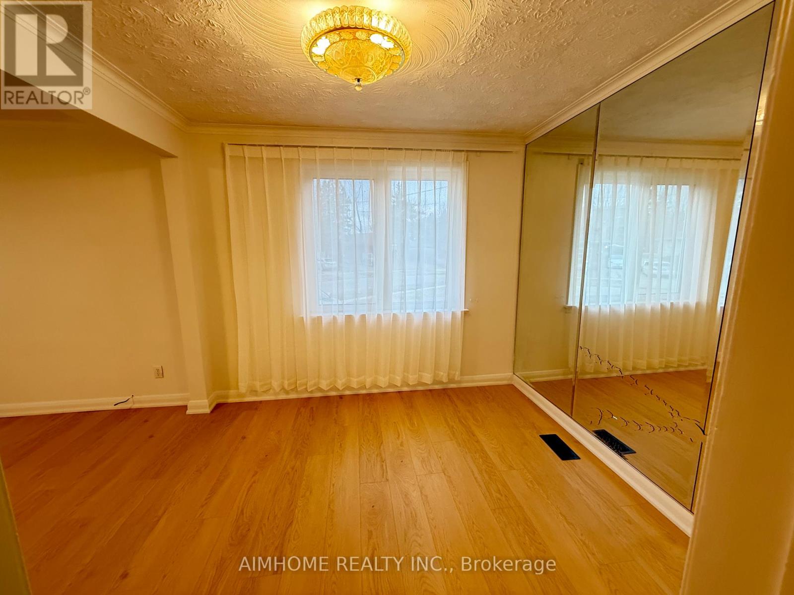 2 Khartoum Avenue, Toronto (Eglinton East), Ontario  M1K 3X9 - Photo 5 - E12933650