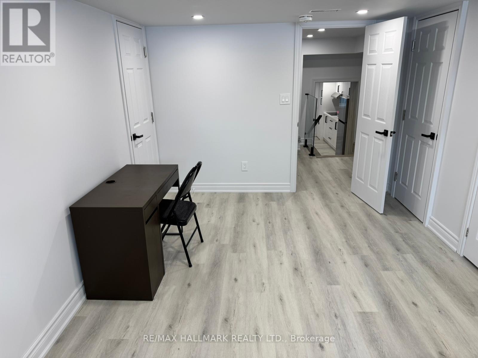 Secondary Suite/basement - 25b Knowles Crescent, Aurora, Ontario  L4G 1Z6 - Photo 27 - N12912754