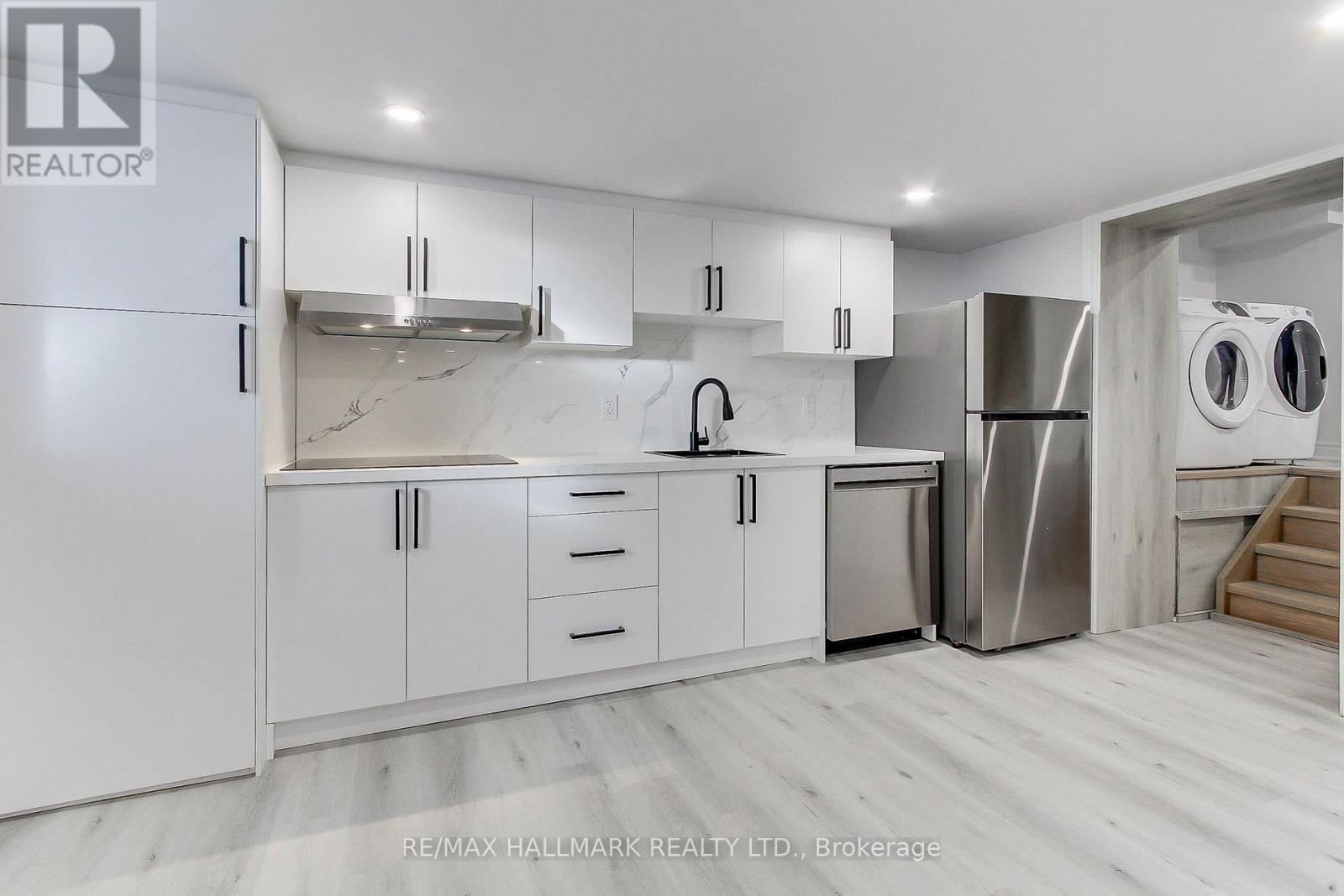 Secondary Suite/basement - 25b Knowles Crescent, Aurora, Ontario  L4G 1Z6 - Photo 13 - N12912754