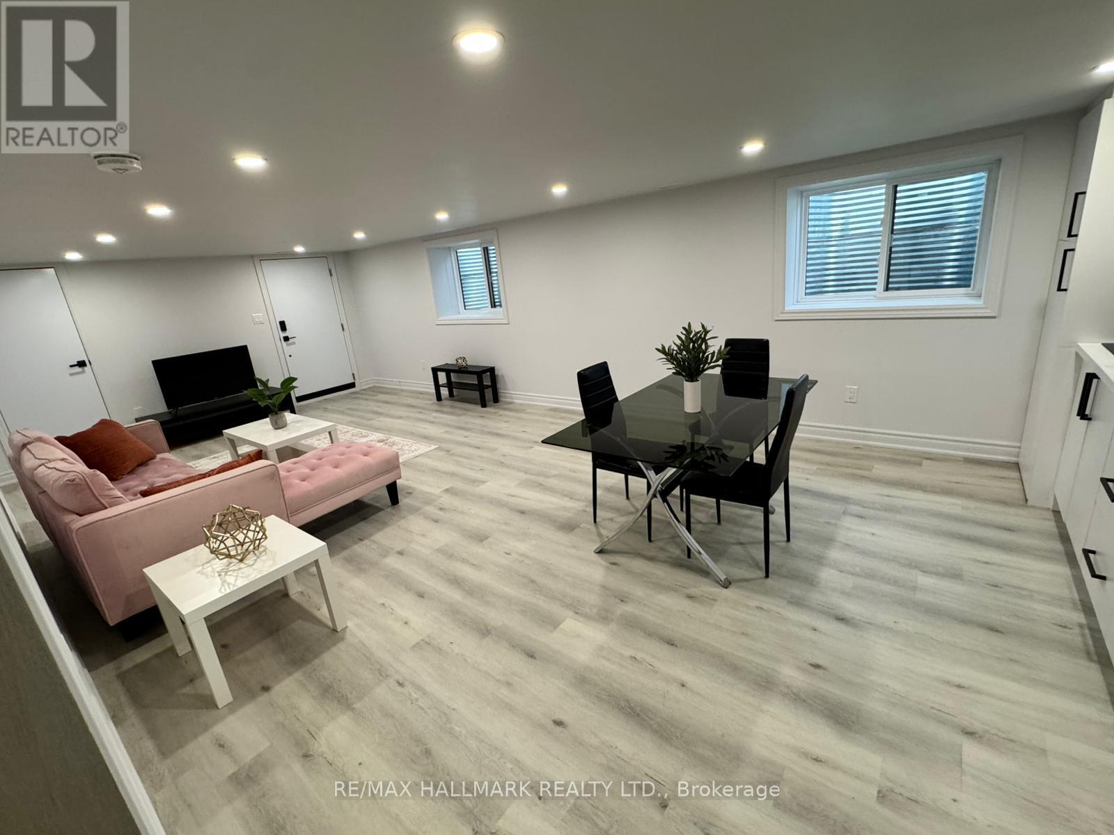 Secondary Suite/basement - 25b Knowles Crescent, Aurora, Ontario  L4G 1Z6 - Photo 6 - N12912754