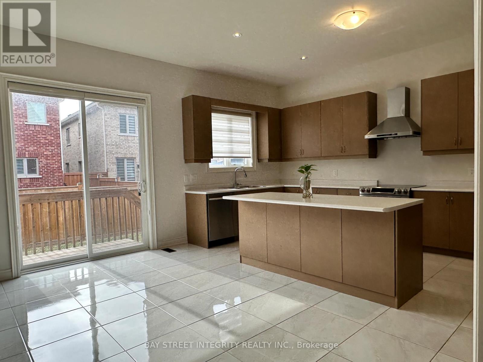 1529 Day Terrace, Milton, Ontario L9E 1H8 - Photo 10 - W12933648