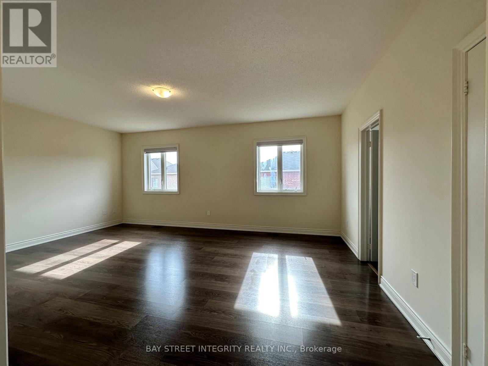 1529 Day Terrace, Milton, Ontario L9E 1H8 - Photo 15 - W12933648