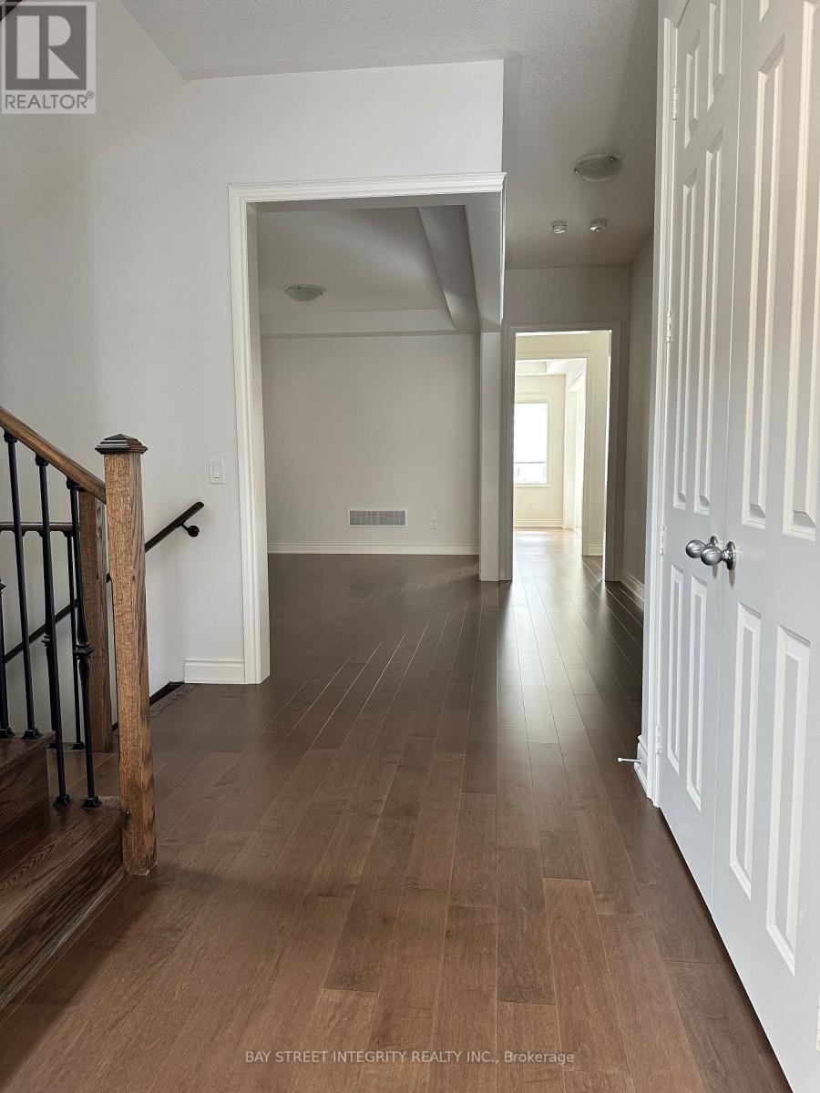 1529 Day Terrace, Milton, Ontario L9E 1H8 - Photo 4 - W12933648