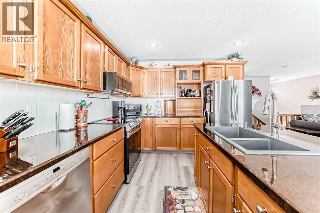 232 Deschner Close, Red Deer, Alberta  T4R 3C2 - Photo 6 - A2295552