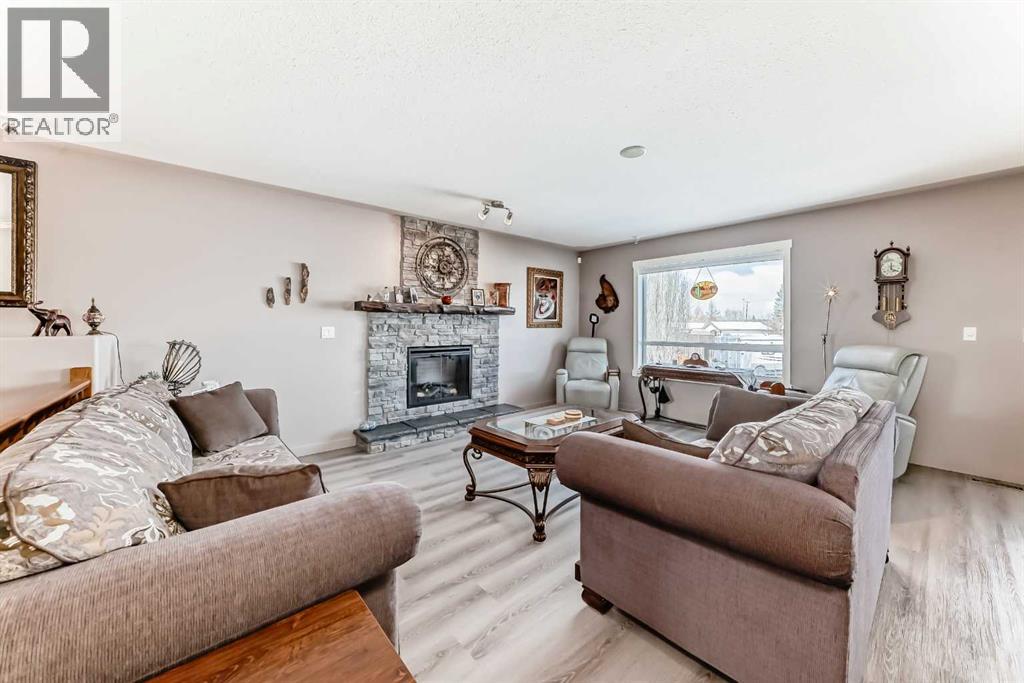 232 Deschner Close, Red Deer, Alberta  T4R 3C2 - Photo 10 - A2295552