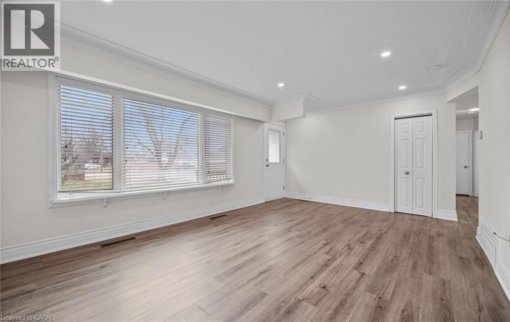 11 Rockwood Avenue, St. Catharines, Ontario  L2P 1E3 - Photo 9 - 40794830