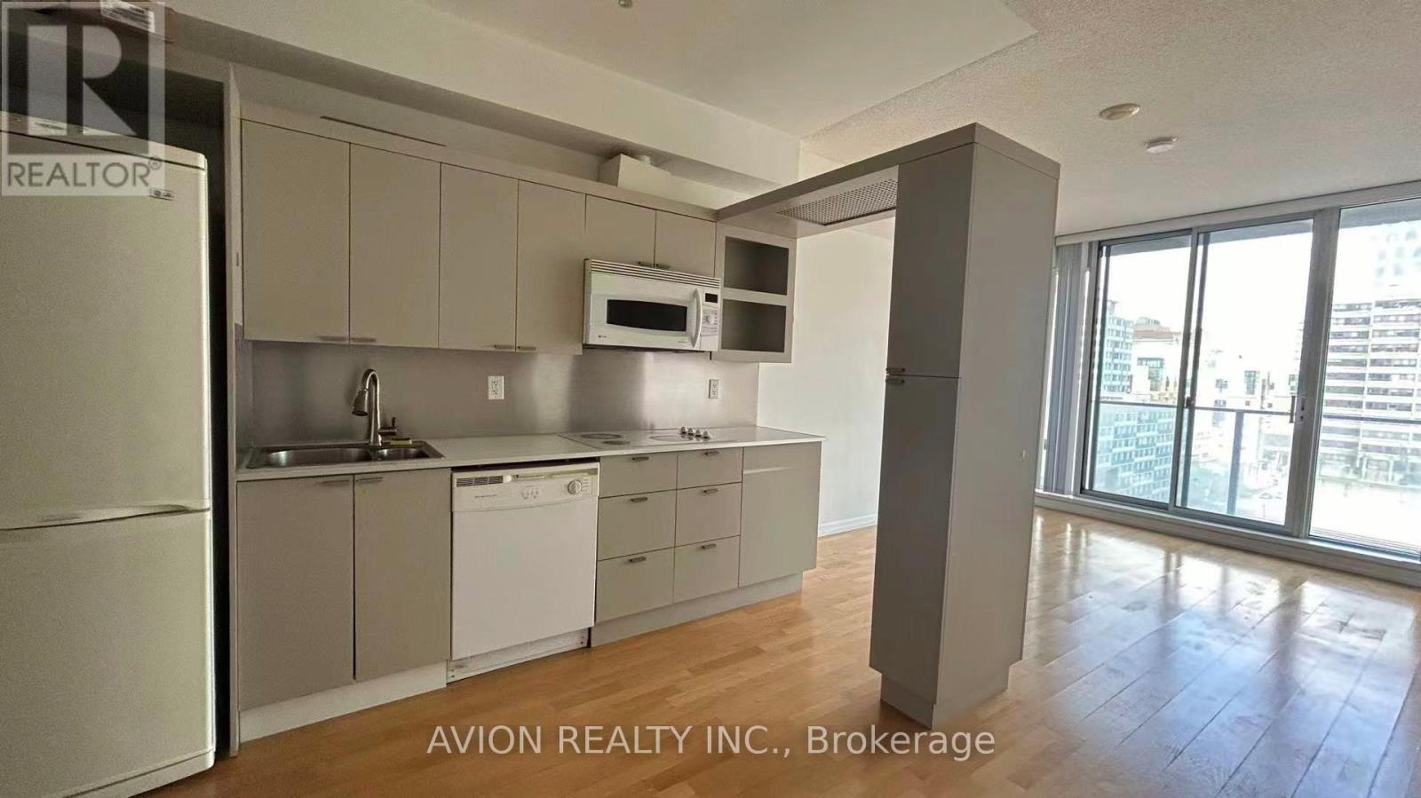 1629 - 111 Elizabeth Street, Toronto, Ontario M5G 1P7 - Photo 3 - C12933654