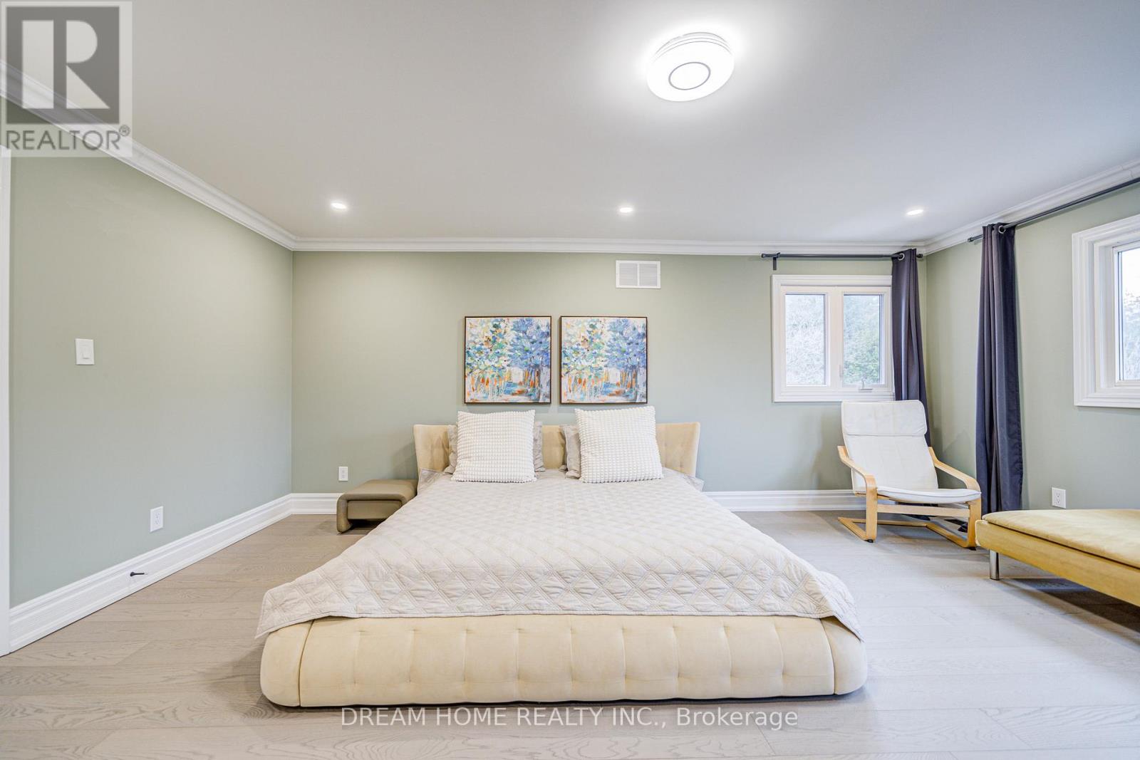 352 Kennedy Street W, Aurora, Ontario  L4G 5M4 - Photo 28 - N12933660