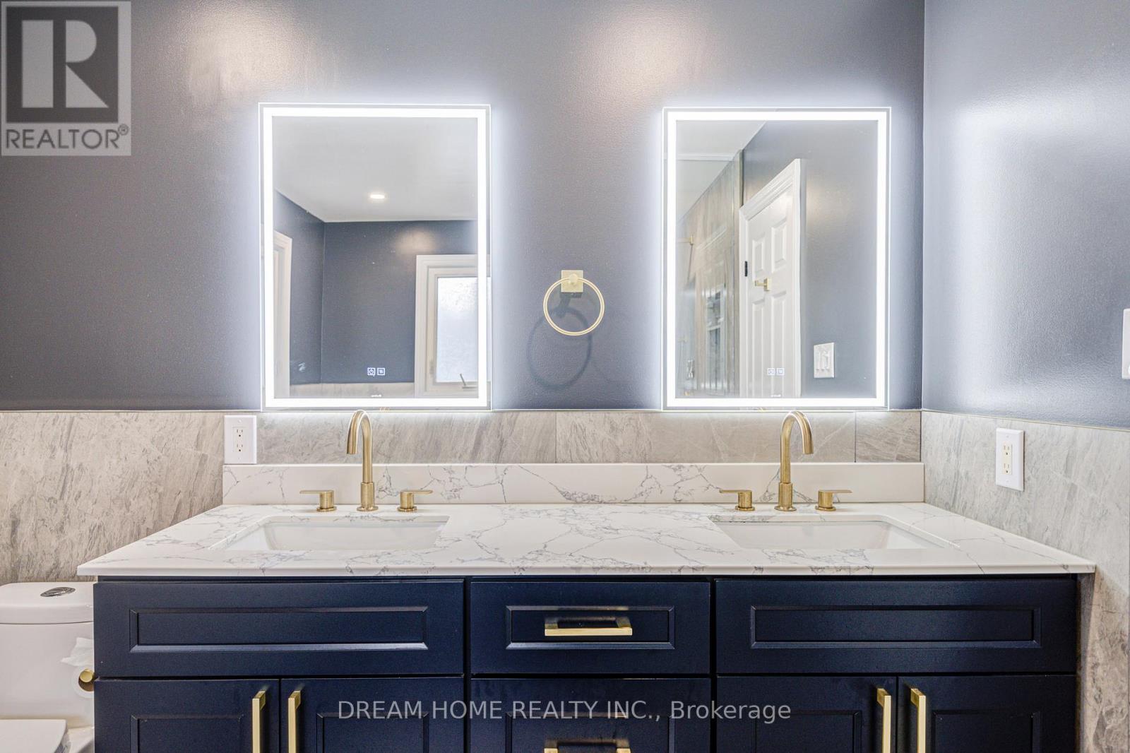 352 Kennedy Street W, Aurora, Ontario  L4G 5M4 - Photo 34 - N12933660