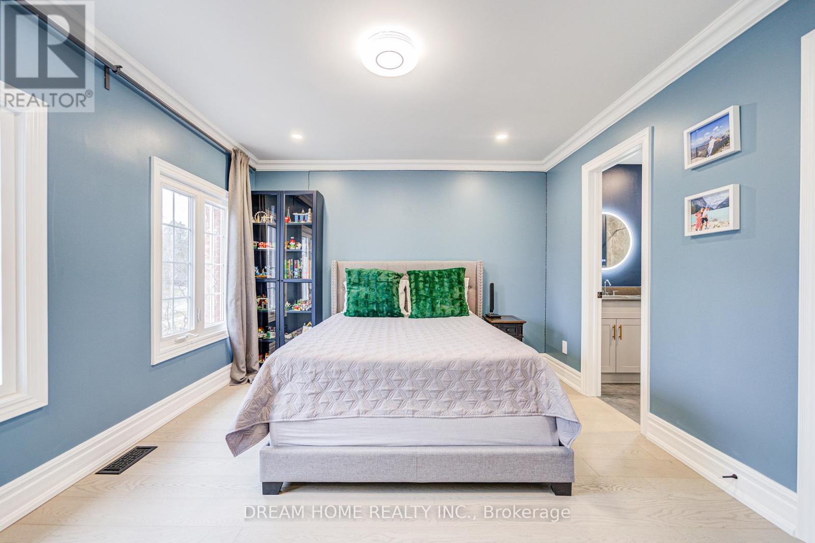 352 Kennedy Street W, Aurora, Ontario  L4G 5M4 - Photo 39 - N12933660