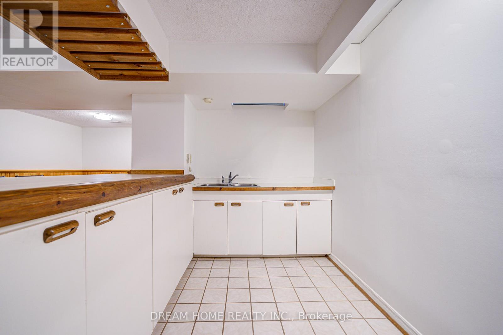 352 Kennedy Street W, Aurora, Ontario  L4G 5M4 - Photo 45 - N12933660