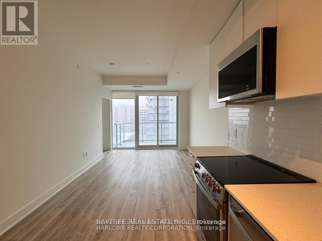 901 - 185 Deerfield Road, Newmarket, Ontario  L3Y 0G7 - Photo 5 - N12933664