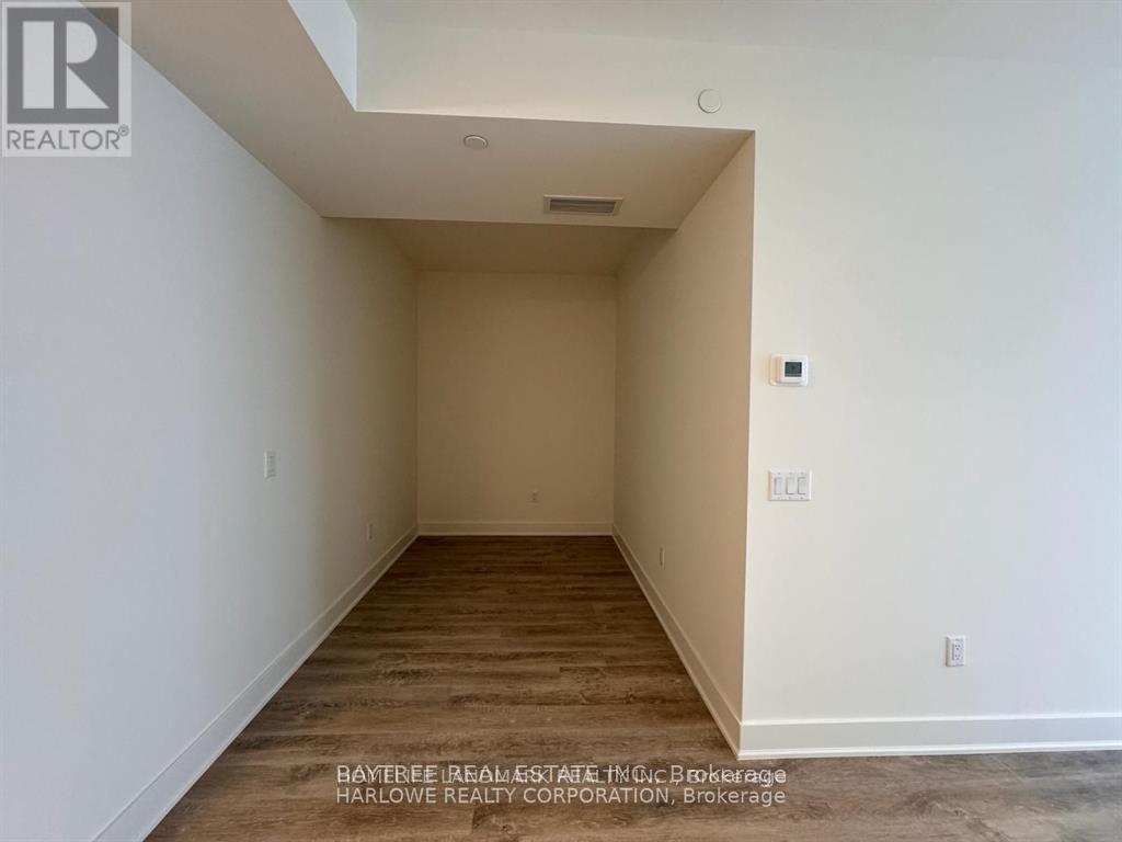 901 - 185 Deerfield Road, Newmarket, Ontario  L3Y 0G7 - Photo 8 - N12933664