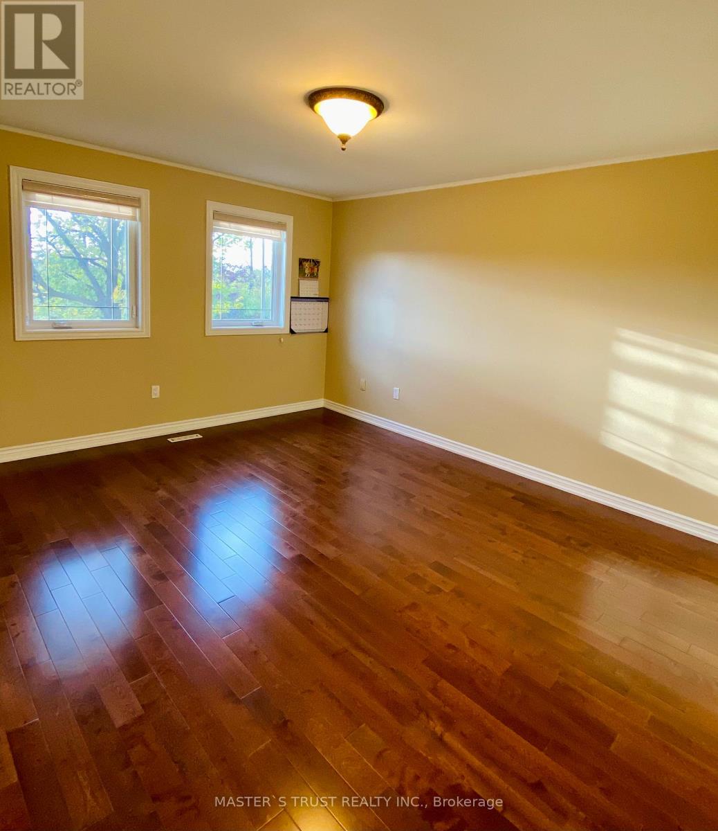 1715 Pilgrims Way, Oakville, Ontario L6M 2G5 - Photo 11 - W12933656