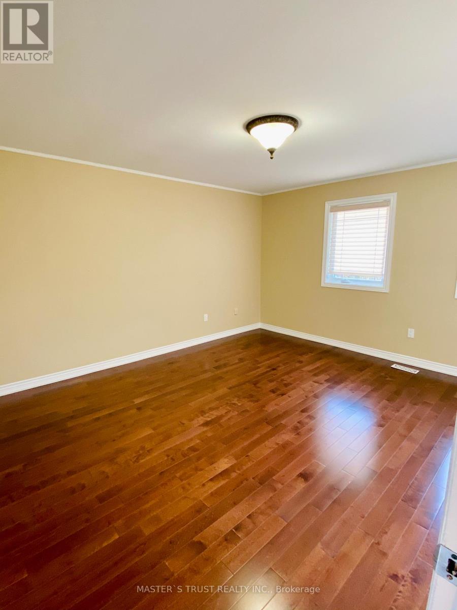 1715 Pilgrims Way, Oakville, Ontario L6M 2G5 - Photo 12 - W12933656