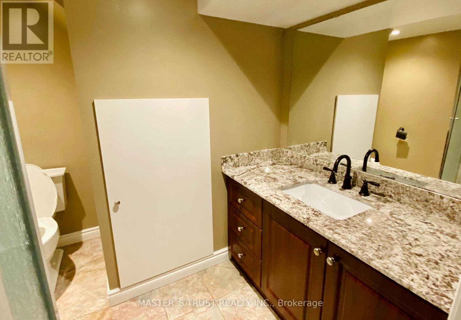 1715 Pilgrims Way, Oakville, Ontario L6M 2G5 - Photo 16 - W12933656