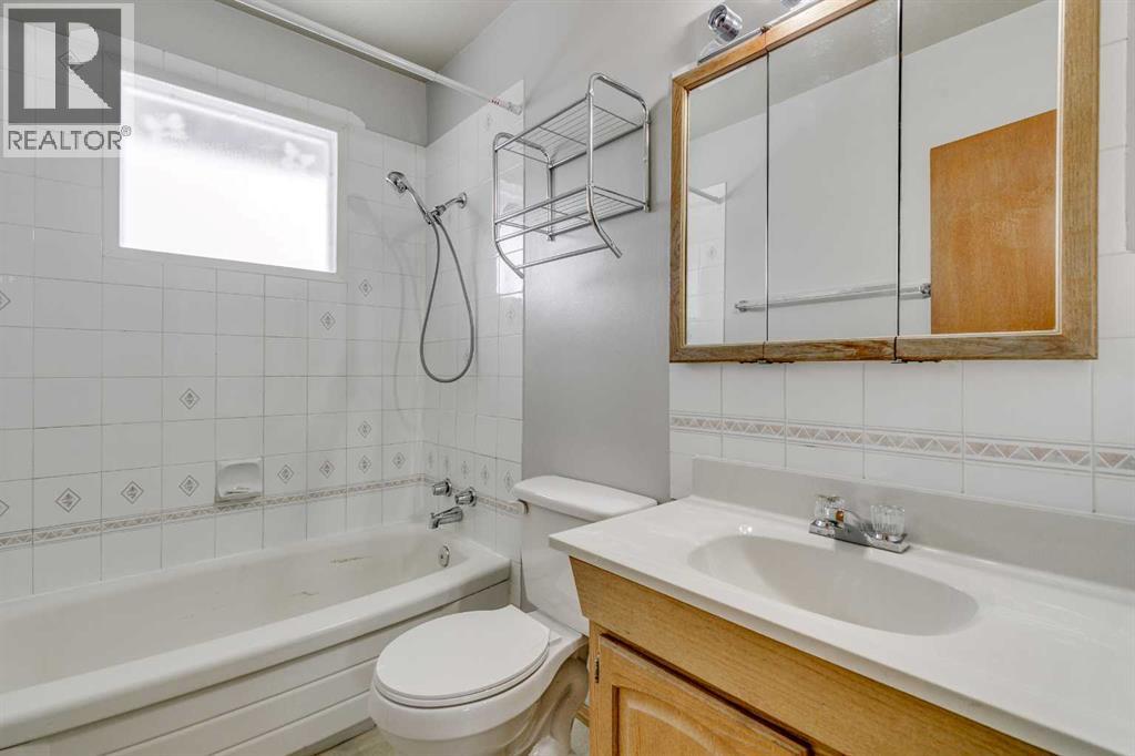 3328 45 Street Sw, Calgary, Alberta  T3E 3T9 - Photo 20 - A2294223