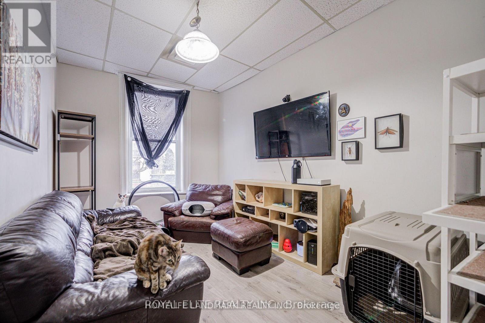 3rd Floor Apartment - 92 King Street W, Cobourg, Ontario  K9A 2M4 - Photo 10 - X12933666