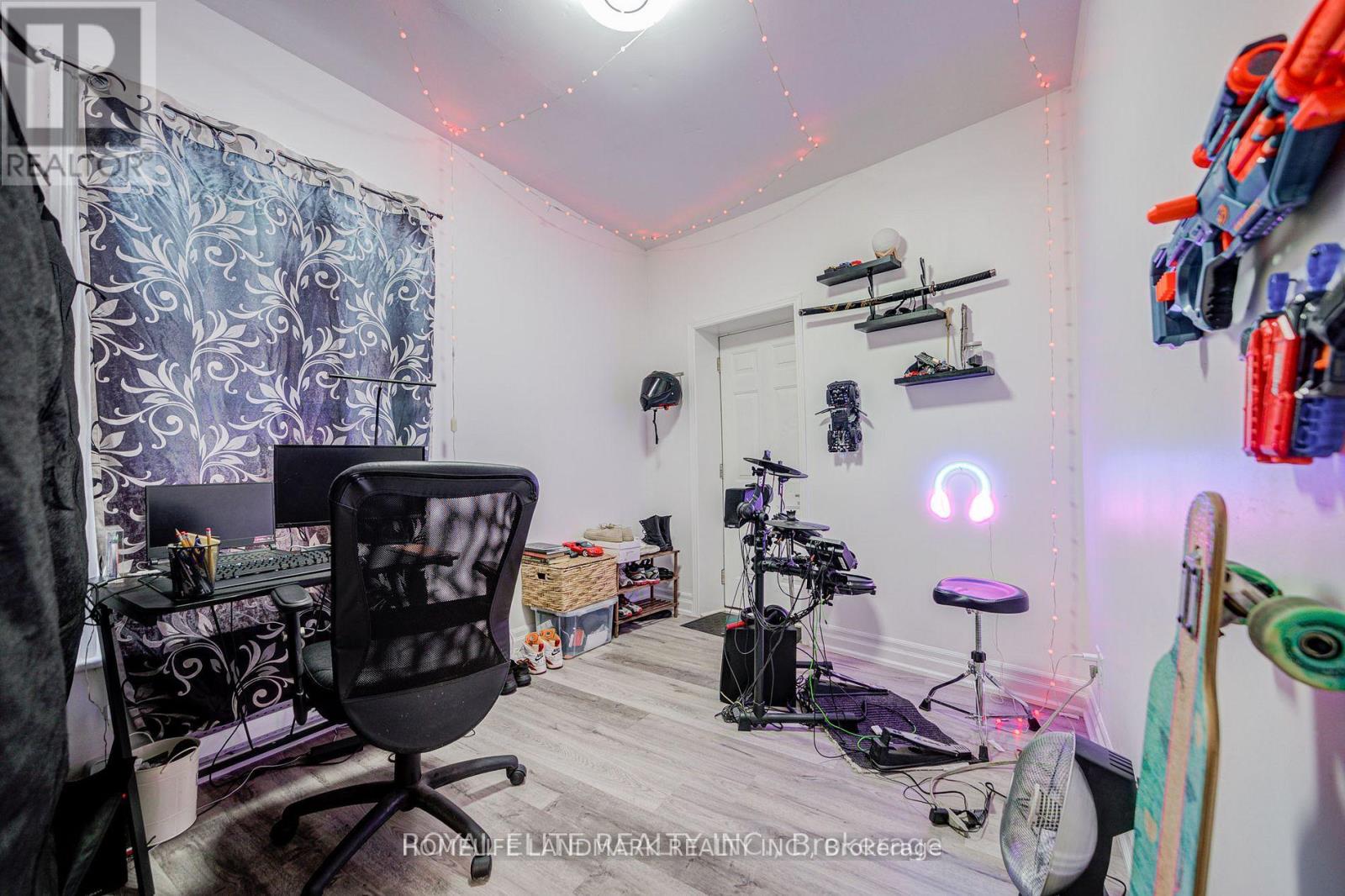 3rd Floor Apartment - 92 King Street W, Cobourg, Ontario  K9A 2M4 - Photo 6 - X12933666