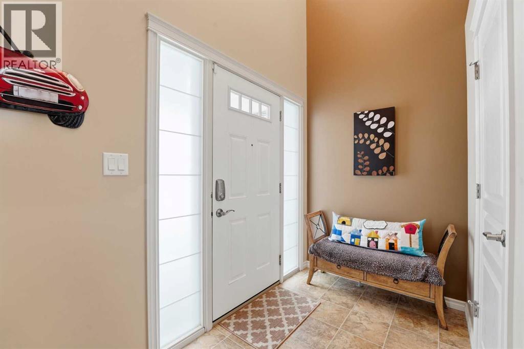 122 Sutherland Close, Red Deer, Alberta  T4R 0L5 - Photo 3 - A2295475