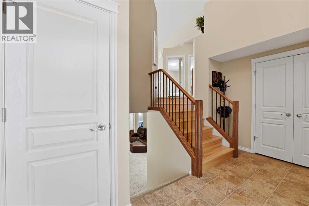 122 Sutherland Close, Red Deer, Alberta  T4R 0L5 - Photo 4 - A2295475