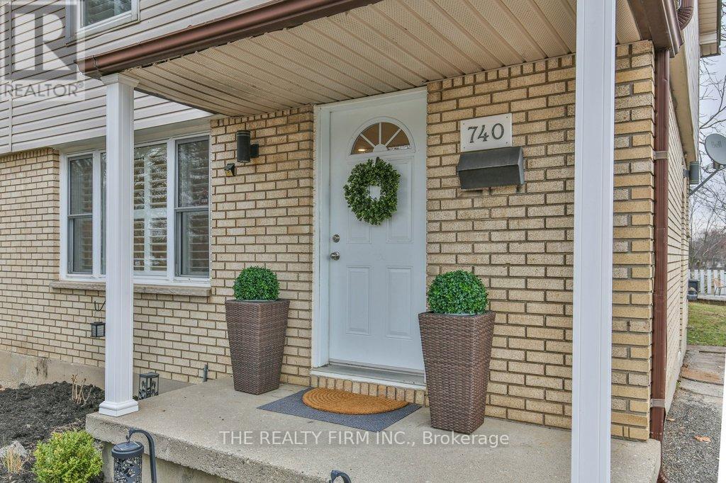 740 Notre Dame Drive, London South, Ontario  N6J 3B6 - Photo 3 - X12933670