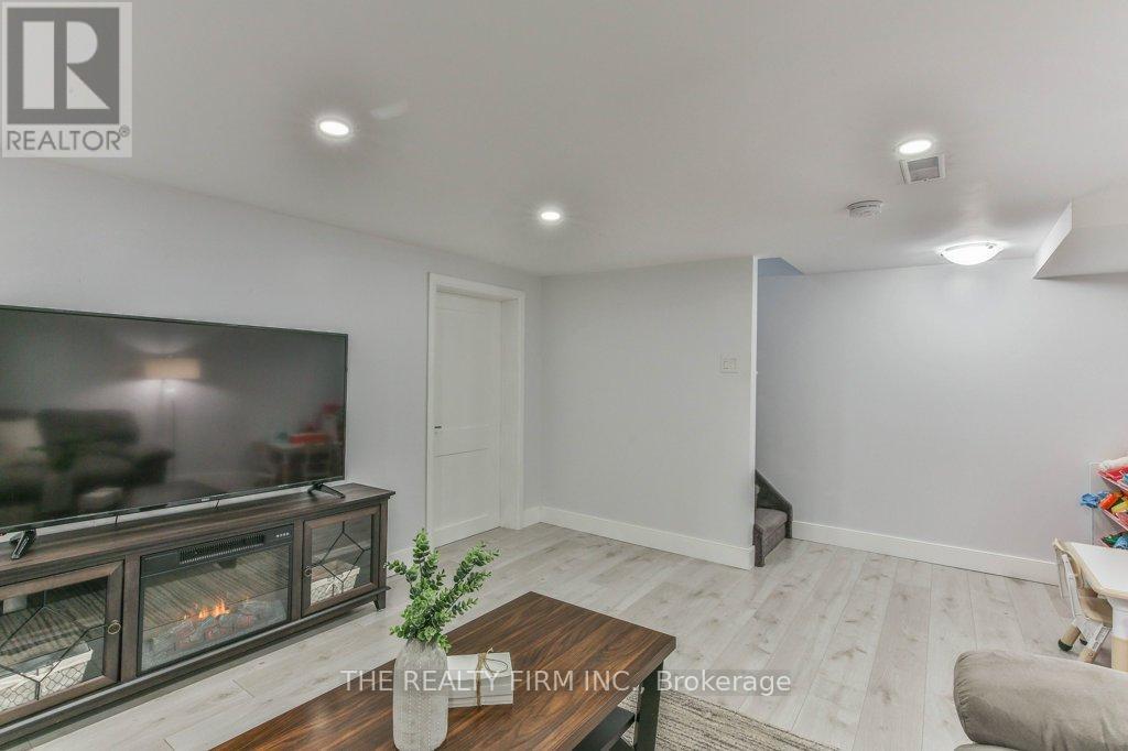740 Notre Dame Drive, London South, Ontario  N6J 3B6 - Photo 34 - X12933670