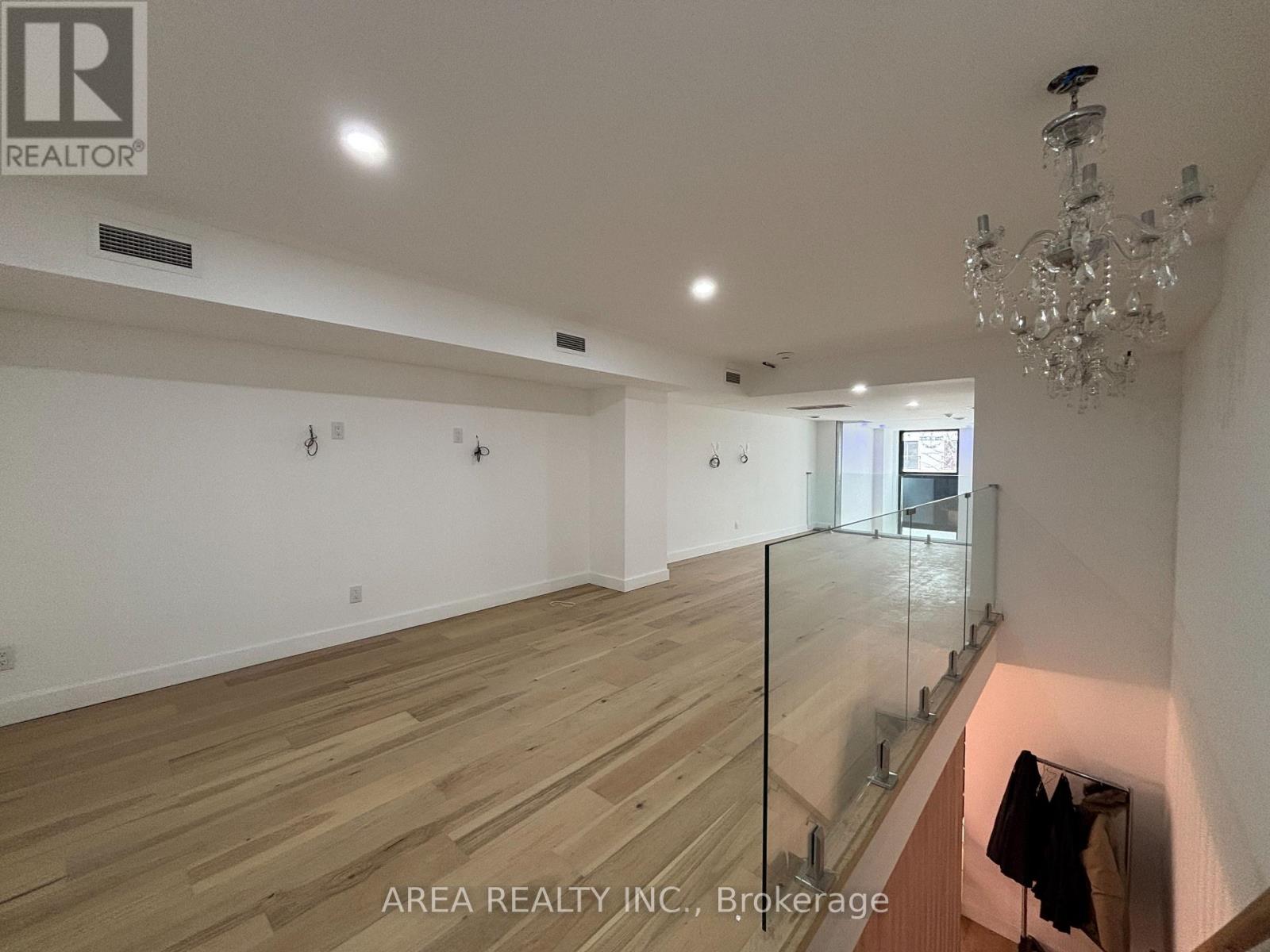 3429 Yonge Street, Toronto, Ontario  M4N 2N1 - Photo 8 - C12933692