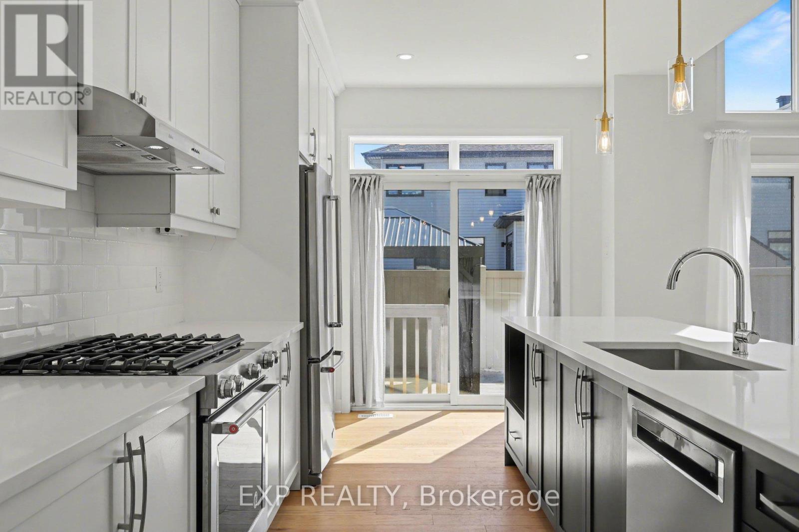 40 Baldcypress Way, Ottawa, Ontario  K2V 0L6 - Photo 21 - X12933672